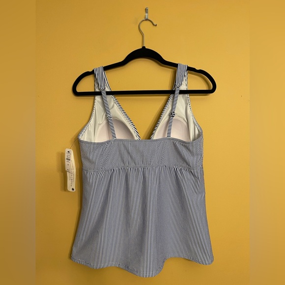 NWT MIRACLESUIT® V-NECK TANKINI - SEERSUCKER - Picture 4 of 9